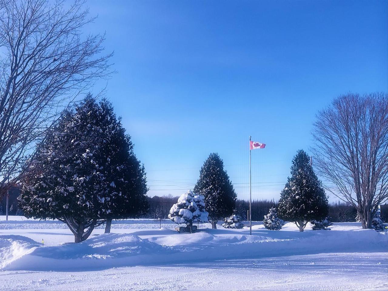 Manitoulin Inn Mindemoya Ngoại thất bức ảnh